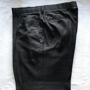 RoundTree & Yorke Easy Care Dress Pants